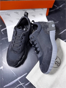 {{productViewItem.photos[photoViewList.activeNavIndex].Alt || productViewItem.photos[photoViewList.activeNavIndex].Description || 'Кроссовки  HERMES'}}