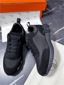 {{productViewItem.photos[photoViewList.activeNavIndex].Alt || productViewItem.photos[photoViewList.activeNavIndex].Description || 'Кроссовки  HERMES'}}