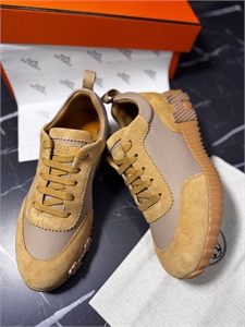 {{productViewItem.photos[photoViewList.activeNavIndex].Alt || productViewItem.photos[photoViewList.activeNavIndex].Description || 'Кроссовки  HERMES'}}