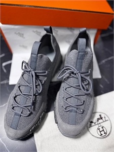 {{productViewItem.photos[photoViewList.activeNavIndex].Alt || productViewItem.photos[photoViewList.activeNavIndex].Description || 'Кроссовки  HERMES'}}