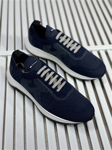 {{productViewItem.photos[photoViewList.activeNavIndex].Alt || productViewItem.photos[photoViewList.activeNavIndex].Description || 'Кроссовки  KITON'}}