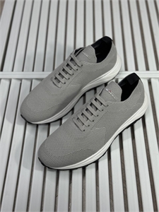 {{productViewItem.photos[photoViewList.activeNavIndex].Alt || productViewItem.photos[photoViewList.activeNavIndex].Description || 'Кроссовки  KITON'}}