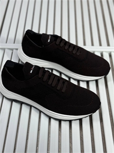 {{productViewItem.photos[photoViewList.activeNavIndex].Alt || productViewItem.photos[photoViewList.activeNavIndex].Description || 'Кроссовки  KITON'}}