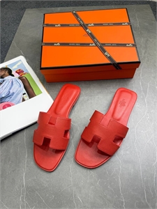 {{productViewItem.photos[photoViewList.activeNavIndex].Alt || productViewItem.photos[photoViewList.activeNavIndex].Description || 'Тапочки HERMES'}}