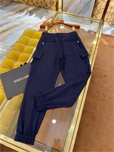 {{productViewItem.photos[photoViewList.activeNavIndex].Alt || productViewItem.photos[photoViewList.activeNavIndex].Description || 'Штаны  D&amp;G'}}