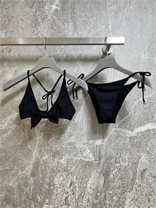 {{productViewItem.photos[photoViewList.activeNavIndex].Alt || productViewItem.photos[photoViewList.activeNavIndex].Description || 'Купальник CHANEL'}}