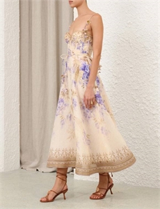 {{productViewItem.photos[photoViewList.activeNavIndex].Alt || productViewItem.photos[photoViewList.activeNavIndex].Description || 'Платье ZIMMERMANN'}}
