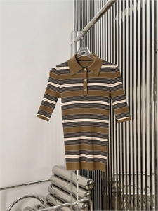 {{productViewItem.photos[photoViewList.activeNavIndex].Alt || productViewItem.photos[photoViewList.activeNavIndex].Description || 'Кофта PRADA'}}