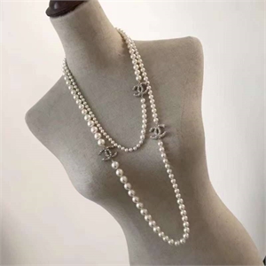 {{productViewItem.photos[photoViewList.activeNavIndex].Alt || productViewItem.photos[photoViewList.activeNavIndex].Description || 'Бусы CHANEL 160 см'}}