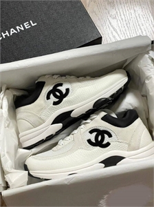 {{productViewItem.photos[photoViewList.activeNavIndex].Alt || productViewItem.photos[photoViewList.activeNavIndex].Description || 'Кроссовки CHANEL'}}