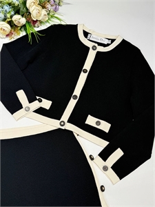 {{productViewItem.photos[photoViewList.activeNavIndex].Alt || productViewItem.photos[photoViewList.activeNavIndex].Description || 'Костюм DIOR'}}