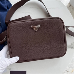 {{productViewItem.photos[photoViewList.activeNavIndex].Alt || productViewItem.photos[photoViewList.activeNavIndex].Description || 'Портфель  PRADA'}}