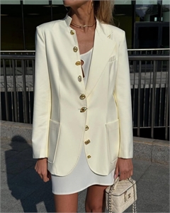 {{productViewItem.photos[photoViewList.activeNavIndex].Alt || productViewItem.photos[photoViewList.activeNavIndex].Description || 'Пиджак Schiaparelli'}}