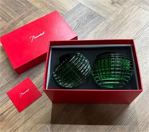 {{productViewItem.photos[photoViewList.activeNavIndex].Alt || productViewItem.photos[photoViewList.activeNavIndex].Description || 'Пара подсвечников Baccarat'}}