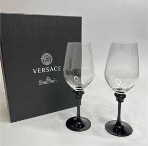{{productViewItem.photos[photoViewList.activeNavIndex].Alt || productViewItem.photos[photoViewList.activeNavIndex].Description || 'Набор бокалов Versace'}}