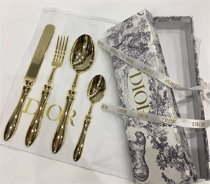 {{productViewItem.photos[photoViewList.activeNavIndex].Alt || productViewItem.photos[photoViewList.activeNavIndex].Description || 'Столовые приборы DIOR'}}