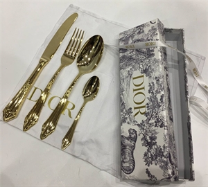 {{productViewItem.photos[photoViewList.activeNavIndex].Alt || productViewItem.photos[photoViewList.activeNavIndex].Description || 'Столовые приборы DIOR'}}