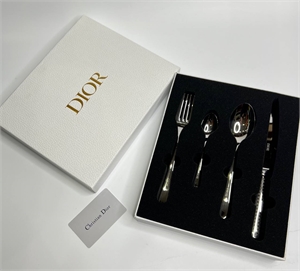 {{productViewItem.photos[photoViewList.activeNavIndex].Alt || productViewItem.photos[photoViewList.activeNavIndex].Description || 'Столовые приборы DIOR'}}