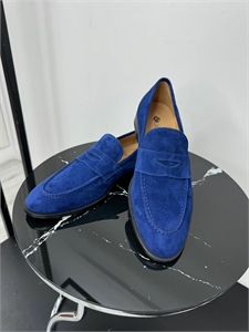 {{productViewItem.photos[photoViewList.activeNavIndex].Alt || productViewItem.photos[photoViewList.activeNavIndex].Description || 'Лоферы LP'}}