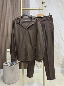 {{productViewItem.photos[photoViewList.activeNavIndex].Alt || productViewItem.photos[photoViewList.activeNavIndex].Description || 'Костюм KITON'}}