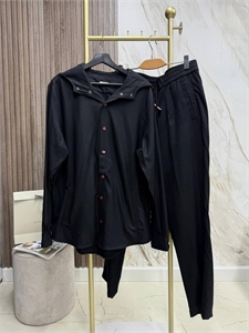 {{productViewItem.photos[photoViewList.activeNavIndex].Alt || productViewItem.photos[photoViewList.activeNavIndex].Description || 'Костюм KITON'}}