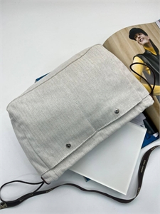 {{productViewItem.photos[photoViewList.activeNavIndex].Alt || productViewItem.photos[photoViewList.activeNavIndex].Description || 'Несессер HERMES'}}
