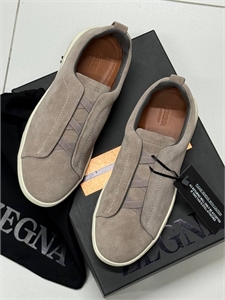 {{productViewItem.photos[photoViewList.activeNavIndex].Alt || productViewItem.photos[photoViewList.activeNavIndex].Description || 'Кеды ZEGNA'}}