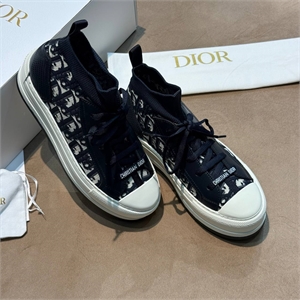 {{productViewItem.photos[photoViewList.activeNavIndex].Alt || productViewItem.photos[photoViewList.activeNavIndex].Description || 'Кеды DIOR'}}