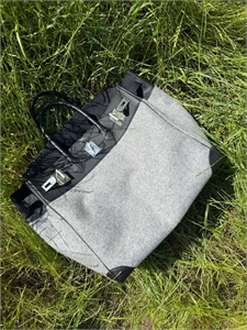 {{productViewItem.photos[photoViewList.activeNavIndex].Alt || productViewItem.photos[photoViewList.activeNavIndex].Description || 'Сумка HERMES ручная'}}