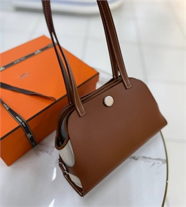 {{productViewItem.photos[photoViewList.activeNavIndex].Alt || productViewItem.photos[photoViewList.activeNavIndex].Description || 'Сумка HERMES'}}