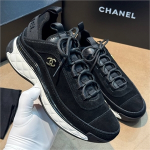 {{productViewItem.photos[photoViewList.activeNavIndex].Alt || productViewItem.photos[photoViewList.activeNavIndex].Description || 'Кроссовки CHANEL'}}