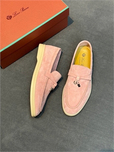 {{productViewItem.photos[photoViewList.activeNavIndex].Alt || productViewItem.photos[photoViewList.activeNavIndex].Description || 'Лоферы LORO PIANA'}}