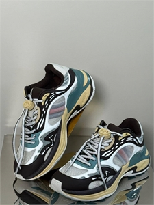 {{productViewItem.photos[photoViewList.activeNavIndex].Alt || productViewItem.photos[photoViewList.activeNavIndex].Description || 'Кроссовки GUCCI'}}