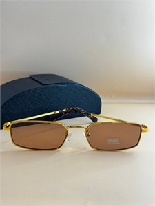 {{productViewItem.photos[photoViewList.activeNavIndex].Alt || productViewItem.photos[photoViewList.activeNavIndex].Description || 'Очки PRADA'}}