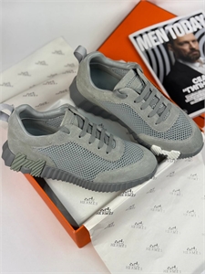{{productViewItem.photos[photoViewList.activeNavIndex].Alt || productViewItem.photos[photoViewList.activeNavIndex].Description || 'Кроссовки Hermes'}}