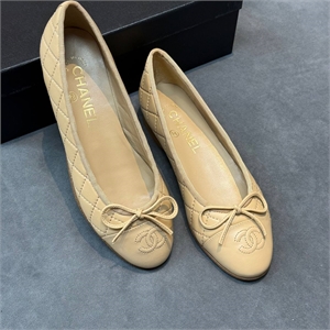 {{productViewItem.photos[photoViewList.activeNavIndex].Alt || productViewItem.photos[photoViewList.activeNavIndex].Description || 'Балетки CHANEL'}}