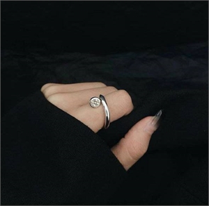 {{productViewItem.photos[photoViewList.activeNavIndex].Alt || productViewItem.photos[photoViewList.activeNavIndex].Description || 'Кольцо  CHROME HEARTS'}}