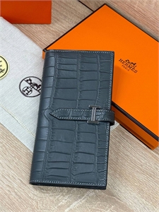 {{productViewItem.photos[photoViewList.activeNavIndex].Alt || productViewItem.photos[photoViewList.activeNavIndex].Description || 'кошелёк HERMES'}}