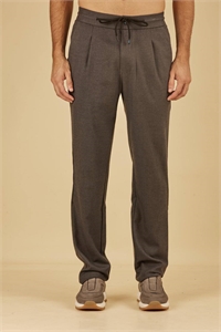 {{productViewItem.photos[photoViewList.activeNavIndex].Alt || productViewItem.photos[photoViewList.activeNavIndex].Description || 'Брюки KITON'}}