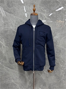 {{productViewItem.photos[photoViewList.activeNavIndex].Alt || productViewItem.photos[photoViewList.activeNavIndex].Description || 'Толстовка бомбер Burberry'}}