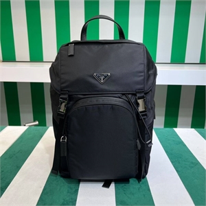 {{productViewItem.photos[photoViewList.activeNavIndex].Alt || productViewItem.photos[photoViewList.activeNavIndex].Description || 'Рюкзак PRADA'}}