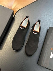 {{productViewItem.photos[photoViewList.activeNavIndex].Alt || productViewItem.photos[photoViewList.activeNavIndex].Description || 'Кроссовки KITON'}}