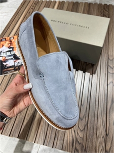 {{productViewItem.photos[photoViewList.activeNavIndex].Alt || productViewItem.photos[photoViewList.activeNavIndex].Description || 'Лоферы BC'}}