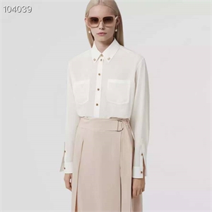 {{productViewItem.photos[photoViewList.activeNavIndex].Alt || productViewItem.photos[photoViewList.activeNavIndex].Description || 'Рубашка BURBERRY'}}