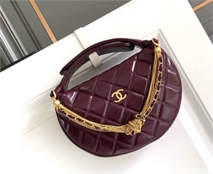 {{productViewItem.photos[photoViewList.activeNavIndex].Alt || productViewItem.photos[photoViewList.activeNavIndex].Description || 'Сумка CHANEL'}}