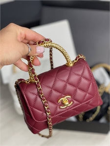 {{productViewItem.photos[photoViewList.activeNavIndex].Alt || productViewItem.photos[photoViewList.activeNavIndex].Description || 'Сумка CHANEL'}}