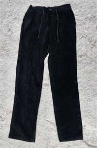 {{productViewItem.photos[photoViewList.activeNavIndex].Alt || productViewItem.photos[photoViewList.activeNavIndex].Description || 'Брюки KITON'}}