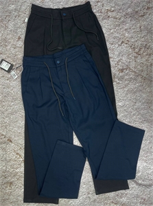 {{productViewItem.photos[photoViewList.activeNavIndex].Alt || productViewItem.photos[photoViewList.activeNavIndex].Description || 'Брюки KITON'}}