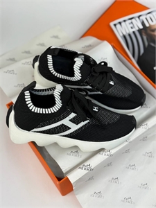 {{productViewItem.photos[photoViewList.activeNavIndex].Alt || productViewItem.photos[photoViewList.activeNavIndex].Description || 'Кроссовки HERMES'}}