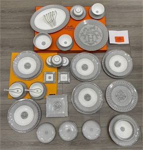 {{productViewItem.photos[photoViewList.activeNavIndex].Alt || productViewItem.photos[photoViewList.activeNavIndex].Description || 'Сервис HERMES'}}